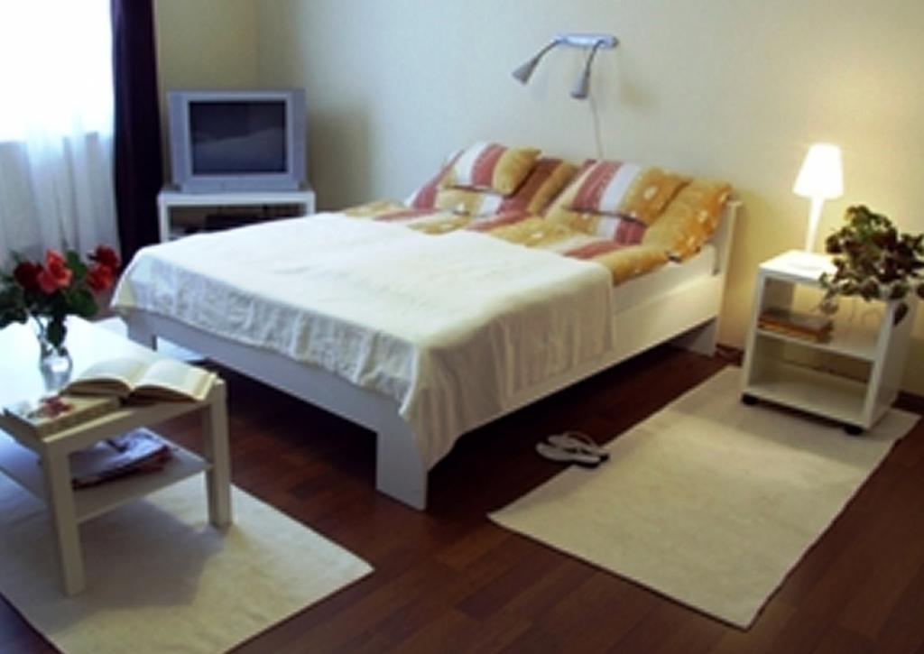 Ilona Apartmanhaz Komárom Exterior photo