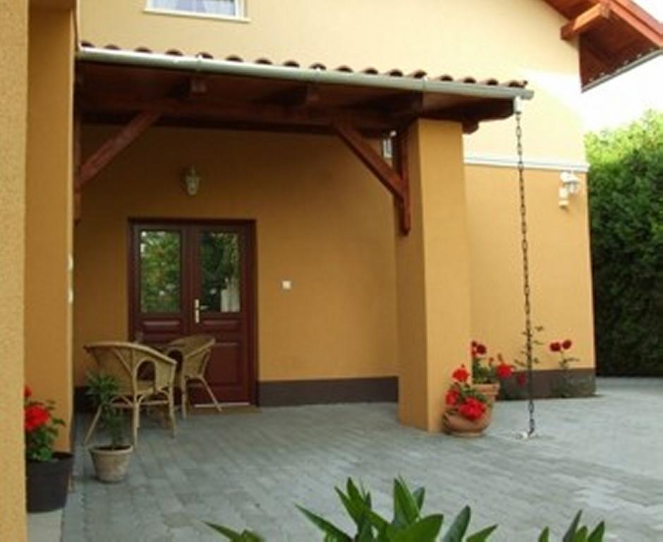 Ilona Apartmanhaz Komárom Exterior photo